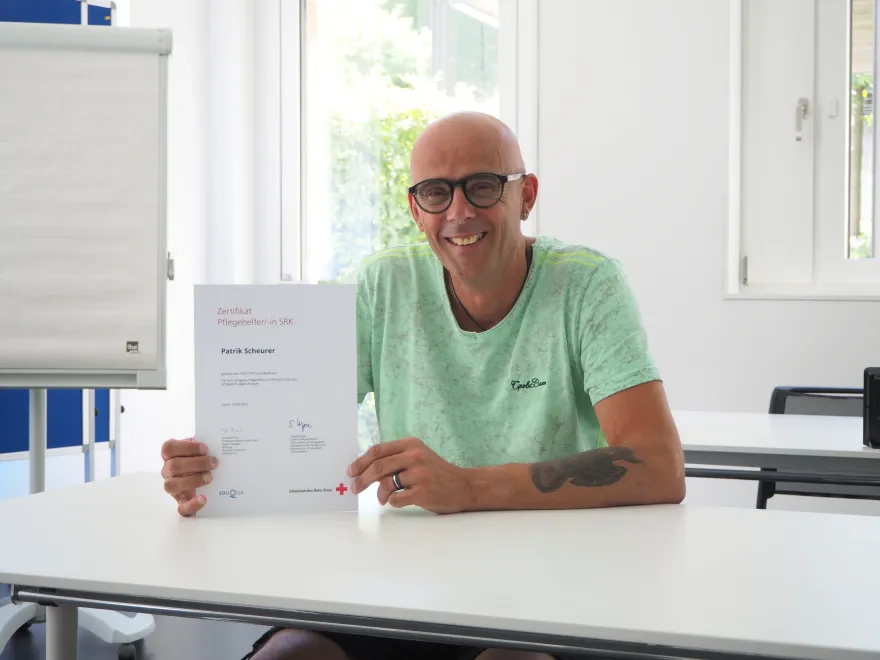 Patrik Scheurer, Pflegehelfender SRK